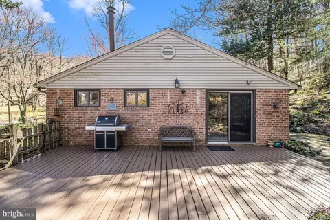 Exterior - 507 Brookwood Rd, Wayne, PA 19087 photo 2 of 10