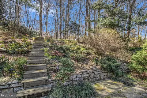 Exterior - 507 Brookwood Rd, Wayne, PA 19087 photo 8 of 10