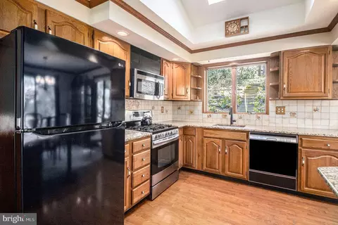 Kitchen - 507 Brookwood Rd, Wayne, PA 19087 photo 3 of 3