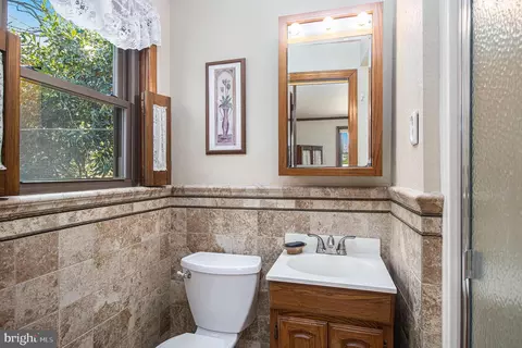 Bath - 507 Brookwood Rd, Wayne, PA 19087 photo 1 of 5