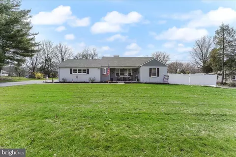 1938 Maple Ave, Hatfield, PA 19440