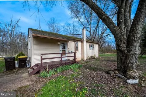 834 Mount Airy Rd, Collegeville, PA 19426