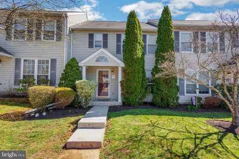 86 Village Dr, Schwenksville, PA 19473