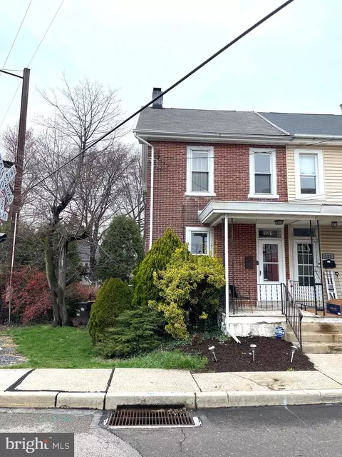 121 S 3rd St, North Wales, PA 19454