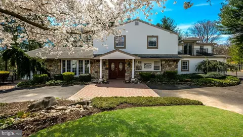 1564 Buck Hill Dr, Huntingdon Valley, PA 19006