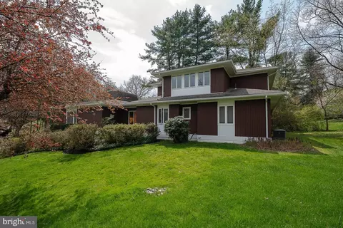400 Helen Cir, Penn Valley, PA 19072