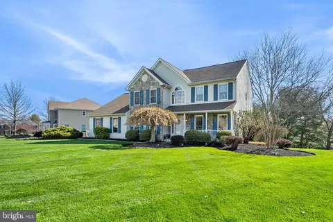 2207 Locust Dr, Lansdale, PA 19446