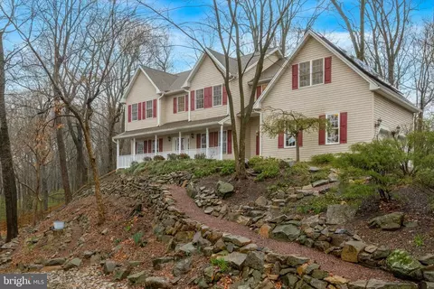 2562 Lafayette Ct, Gilbertsville, PA 19525
