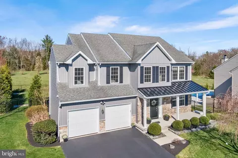 164 Oak Creek Dr, Royersford, PA 19468