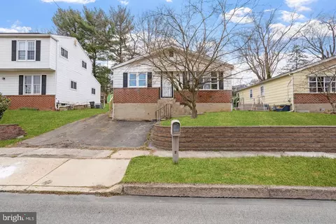 1422 Fitzwatertown Rd, Willow Grove, PA 19090