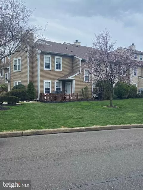 51 Dogwood Ln #D-11, Horsham, PA 19044
