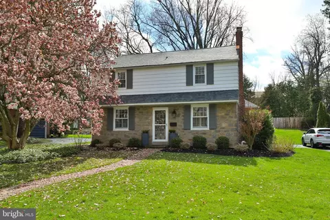 220 Larrimore Ln, Glenside, PA 19038