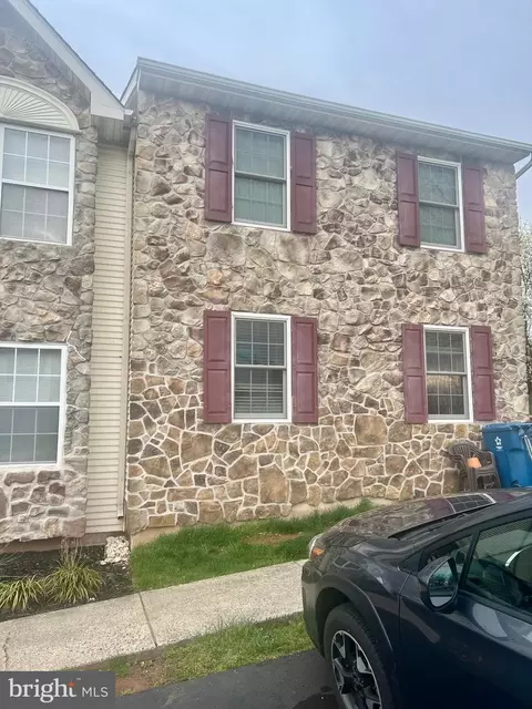 4251 Red Oak Ct, Collegeville, PA 19426