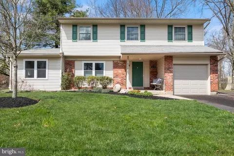 610 Norway Dr, Lansdale, PA 19446