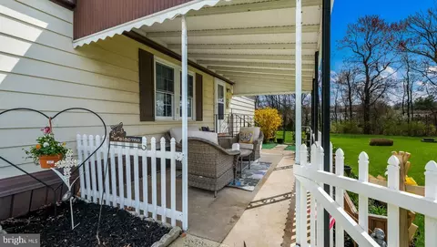 350 Woodstream Way, North Wales, PA 19454