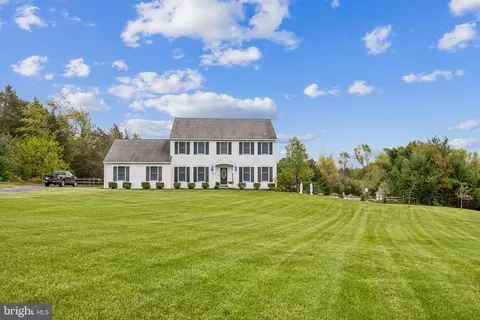 2112 Fox Hollow Ln, East Greenville, PA 18041