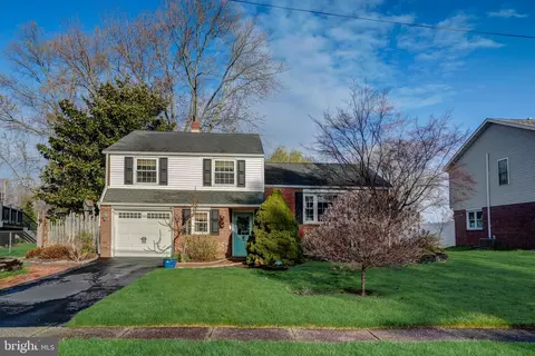 284 Edwards Dr, King Of Prussia, PA 19406