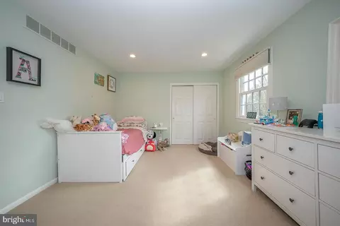 Bedroom - 1320 Bobarn Dr, Penn Valley, PA 19072 photo 5 of 6