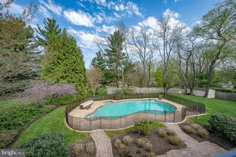 Exterior - 1320 Bobarn Dr, Penn Valley, PA 19072 photo 4 of 8