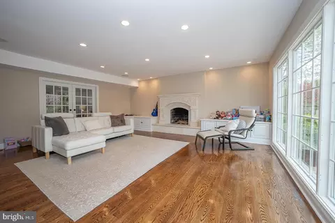 Living - 1320 Bobarn Dr, Penn Valley, PA 19072 photo 4 of 4