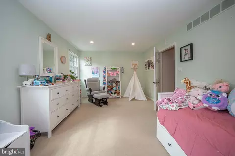 Bedroom - 1320 Bobarn Dr, Penn Valley, PA 19072 photo 4 of 6