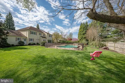 Exterior - 1320 Bobarn Dr, Penn Valley, PA 19072 photo 5 of 8
