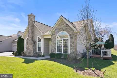 144 Pebble Beach Dr, Royersford, PA 19468