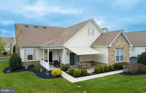 1027 Burgundy Cir, Pennsburg, PA 18073