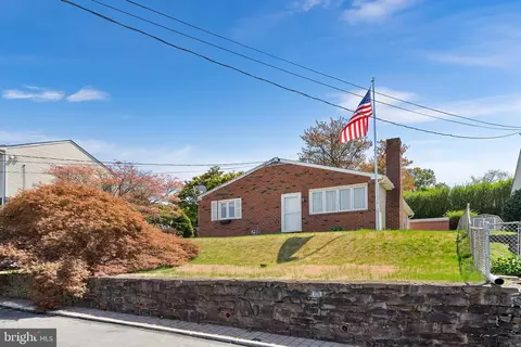 126 128 Ebenezer Ave, Bala Cynwyd, PA 19004