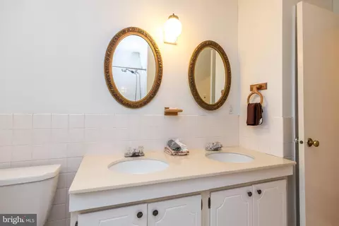 Bath - 687 Forest Rd, Wayne, PA 19087 photo 5 of 6