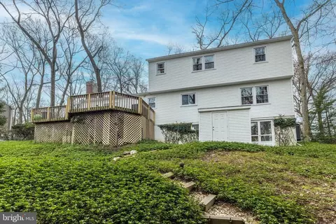 Exterior - 687 Forest Rd, Wayne, PA 19087 photo 10 of 12
