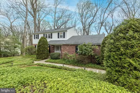 687 Forest Rd, Wayne, PA 19087