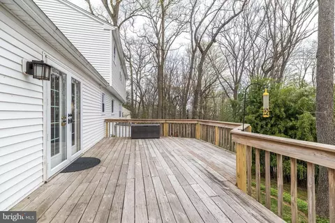 Exterior - 687 Forest Rd, Wayne, PA 19087 photo 7 of 12