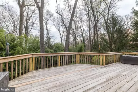 Exterior - 687 Forest Rd, Wayne, PA 19087 photo 6 of 12