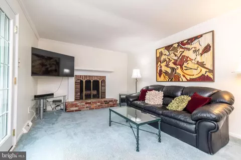 Living - 687 Forest Rd, Wayne, PA 19087 photo 3 of 5