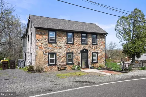 7 Grebe Rd, Schwenksville, PA 19473