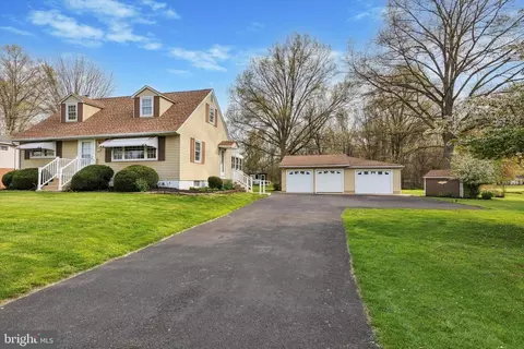 1745 Maple Ave, Hatfield, PA 19440