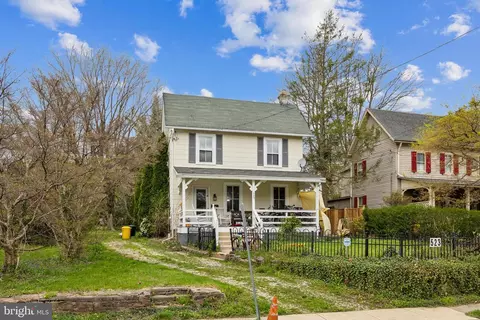523 Old Lancaster Rd, Haverford, PA 19041