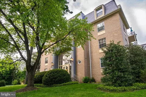 449 Montgomery Ave #310, Haverford, PA 19041