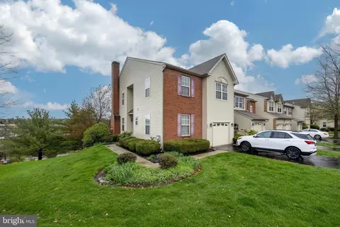 323 Hamilton Dr, Harleysville, PA 19438