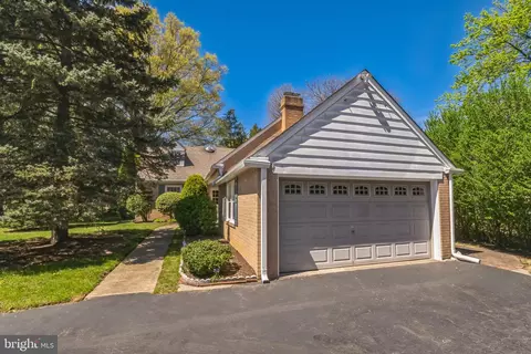 1125 W Wynnewood Rd, Wynnewood, PA 19096
