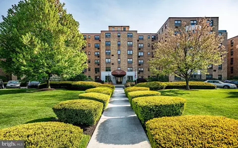 346 E Lancaster Ave #413, Wynnewood, PA 19096