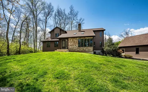 22 Hendricks Rd, Perkiomenville, PA 18074