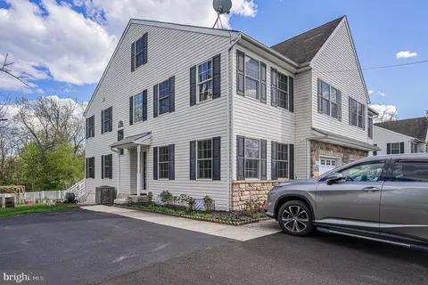 226 Chestnut St, Hatfield, PA 19440