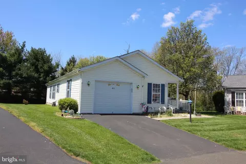 2044 Highland Ct #2044, North Wales, PA 19454