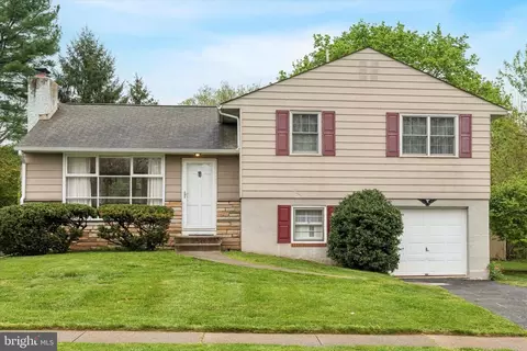 23 Cedar Grove Rd, Conshohocken, PA 19428