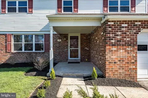 128 E Mount Kirk Ave, Eagleville, PA 19403
