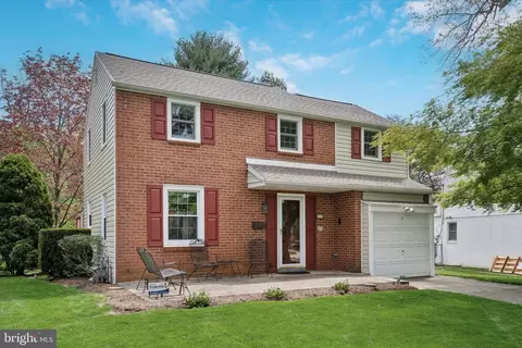 24 Briar Rd, Oreland, PA 19075