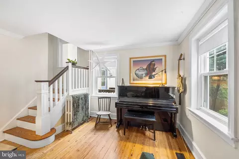 Living - 323 Grayling Ave, Narberth, PA 19072 photo 3 of 4