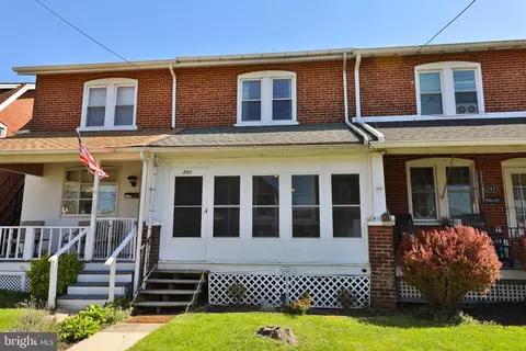 731 W 3rd St, Lansdale, PA 19446